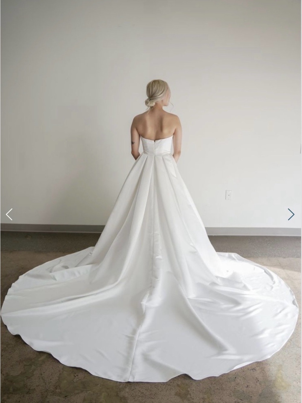 Private Collection, Angie Gown - Picture 2 of 3